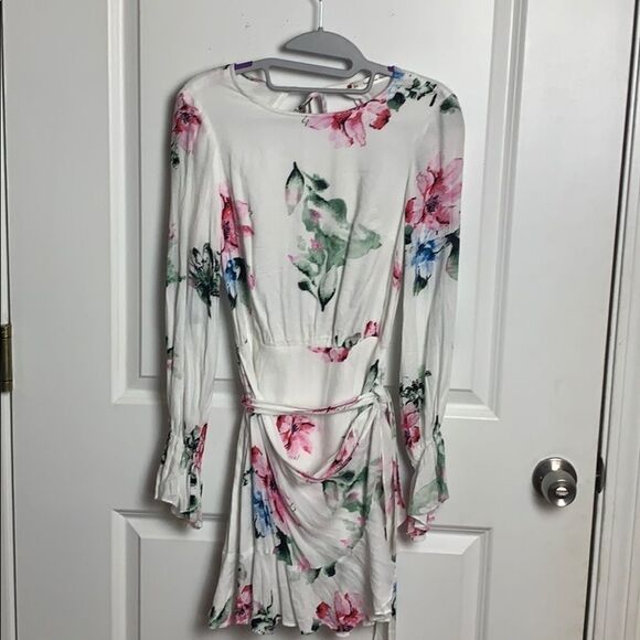 Here Comes the Sun XS floral wraparound dress - Picture 8 of 8